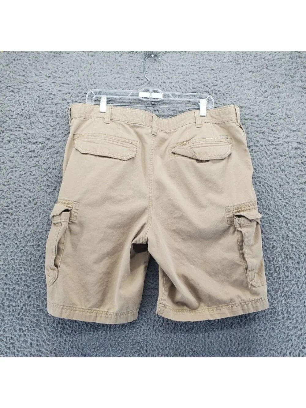 IZOD Shorts Mens Size 40 Tan Cargo 100% Cotton Casual *Read*